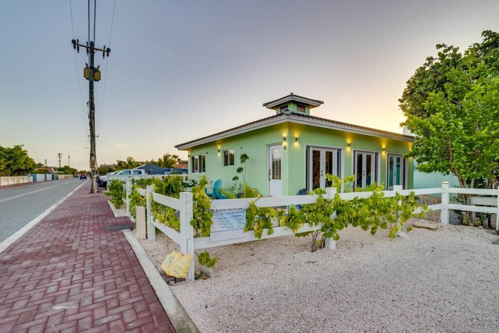 Your Bonaire Escape a 2BR Pool House BachelorsBeach for Divers
