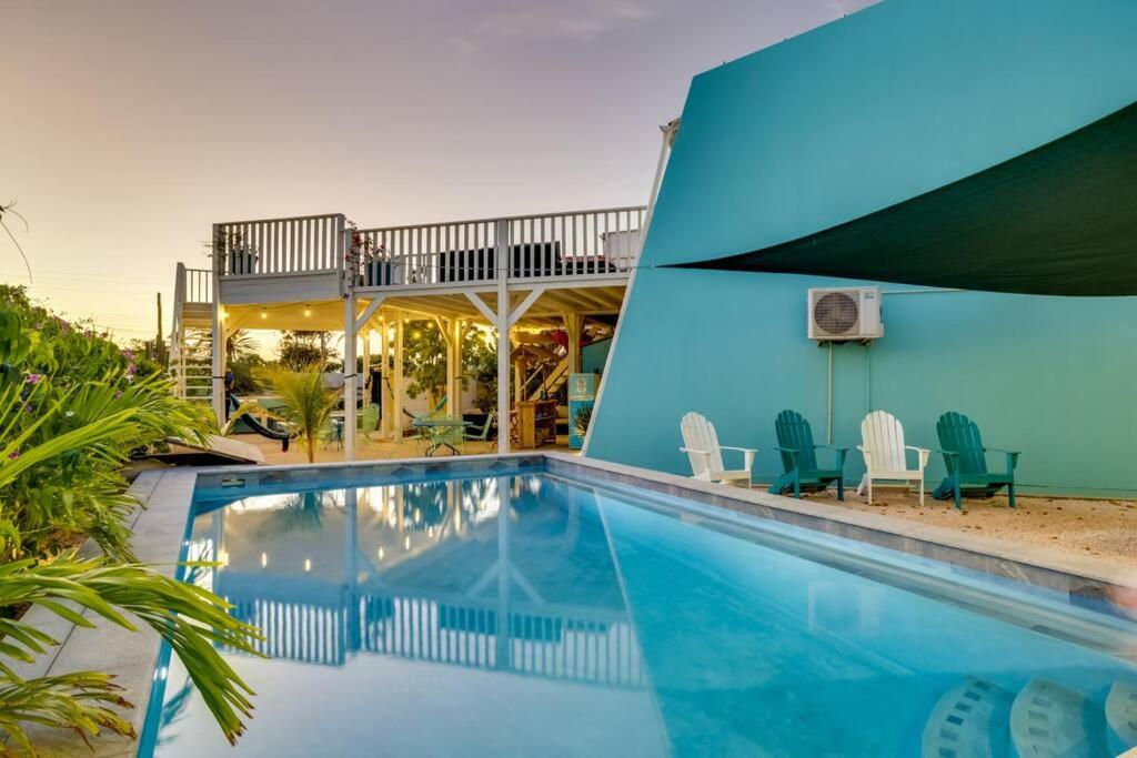 Your Bonaire Escape a 2BR Pool House BachelorsBeach for Divers