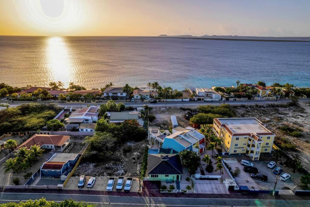 Your Bonaire Escape a 2BR Pool House BachelorsBeach for Divers
