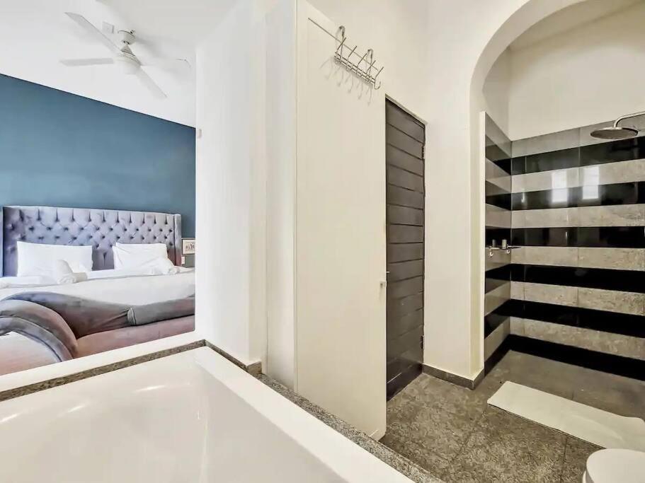 3 bedrooms , sleeps six heart of Cape Town view 4