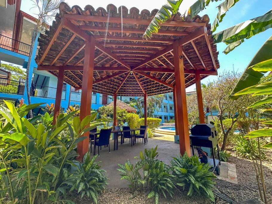 Marina loft 307-Fully renovated top floor studio