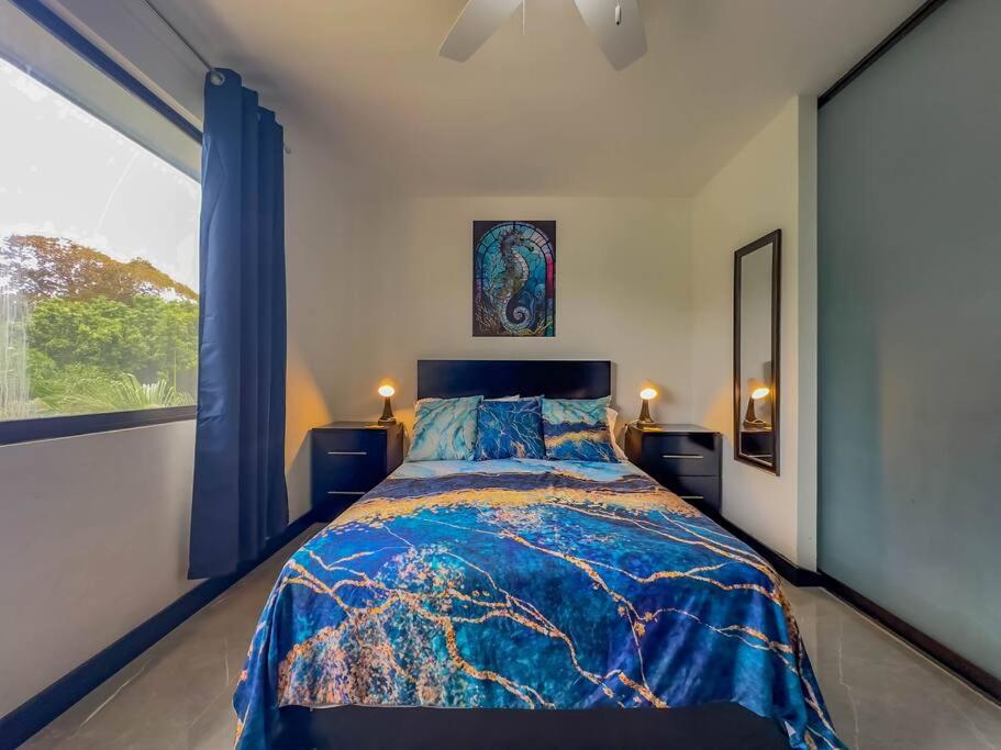 Marina loft 307-Fully renovated top floor studio