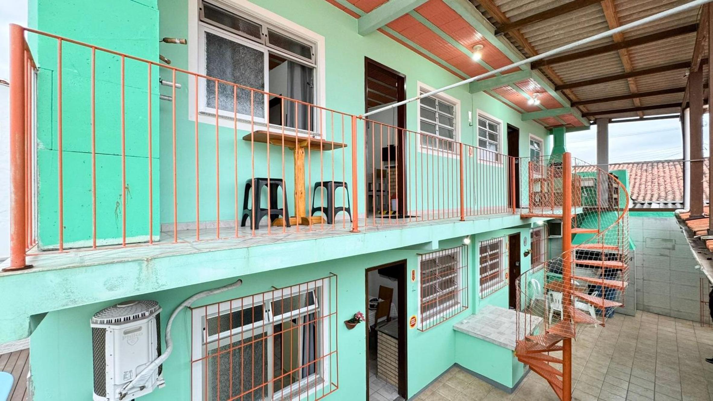 Residencial da Amizade - Praia da Pinheira - PLH001