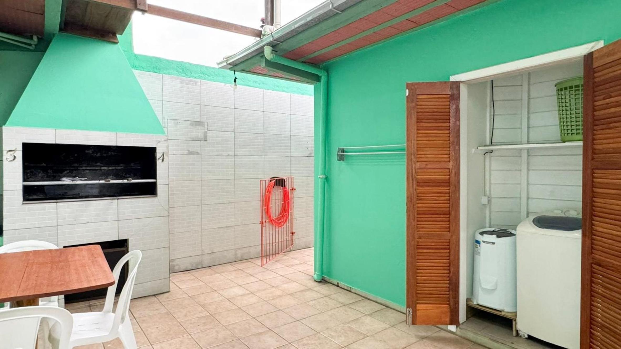 Residencial da Amizade - Praia da Pinheira - PLH001