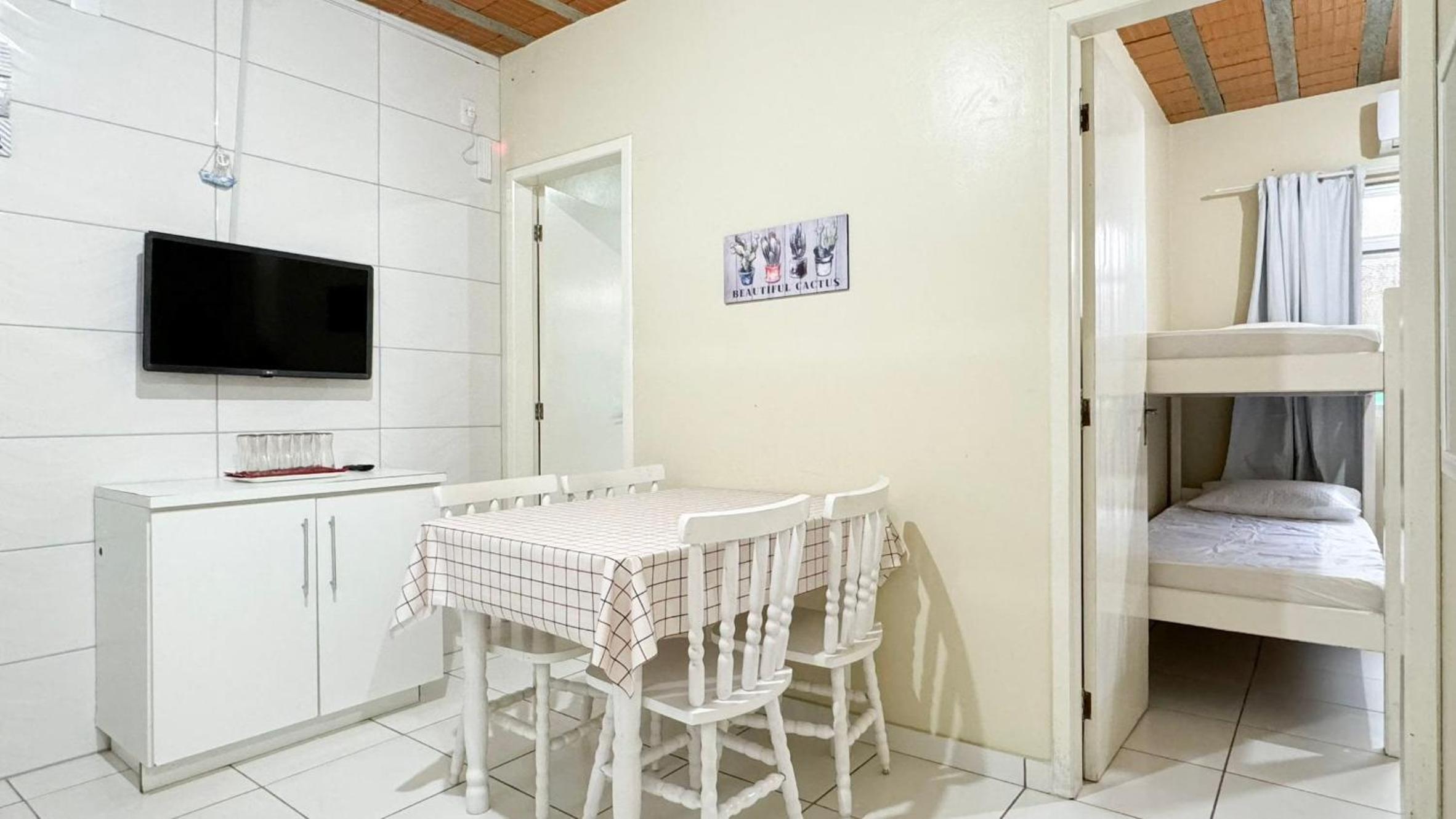 Residencial da Amizade - Praia da Pinheira - PLH001