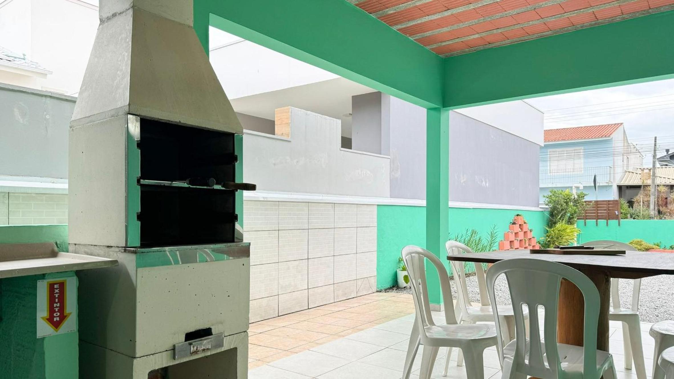 Residencial da Amizade - Praia da Pinheira - PLH001