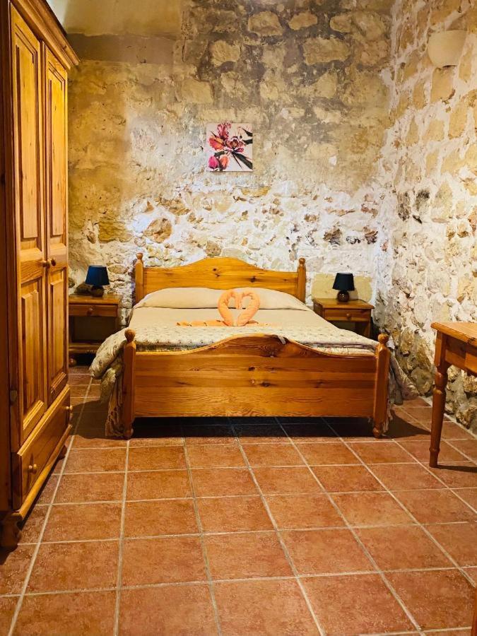 2 Bedroom Holiday Farmhouse with Private Pool