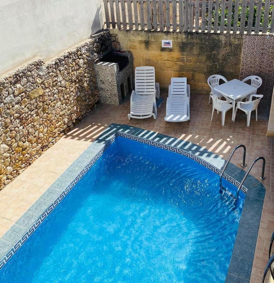 2 Bedroom Holiday Farmhouse with Private Pool