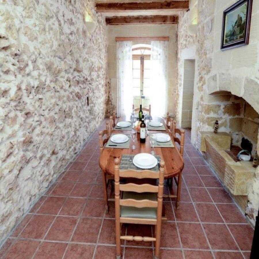 2 Bedroom Holiday Farmhouse with Private Pool