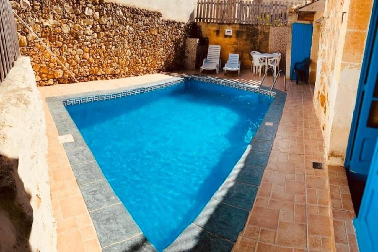2 Bedroom Holiday Farmhouse with Private Pool