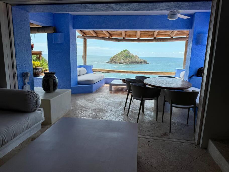 Casita Hermanitas - 3 bedroom panoramic ocean views with private cook