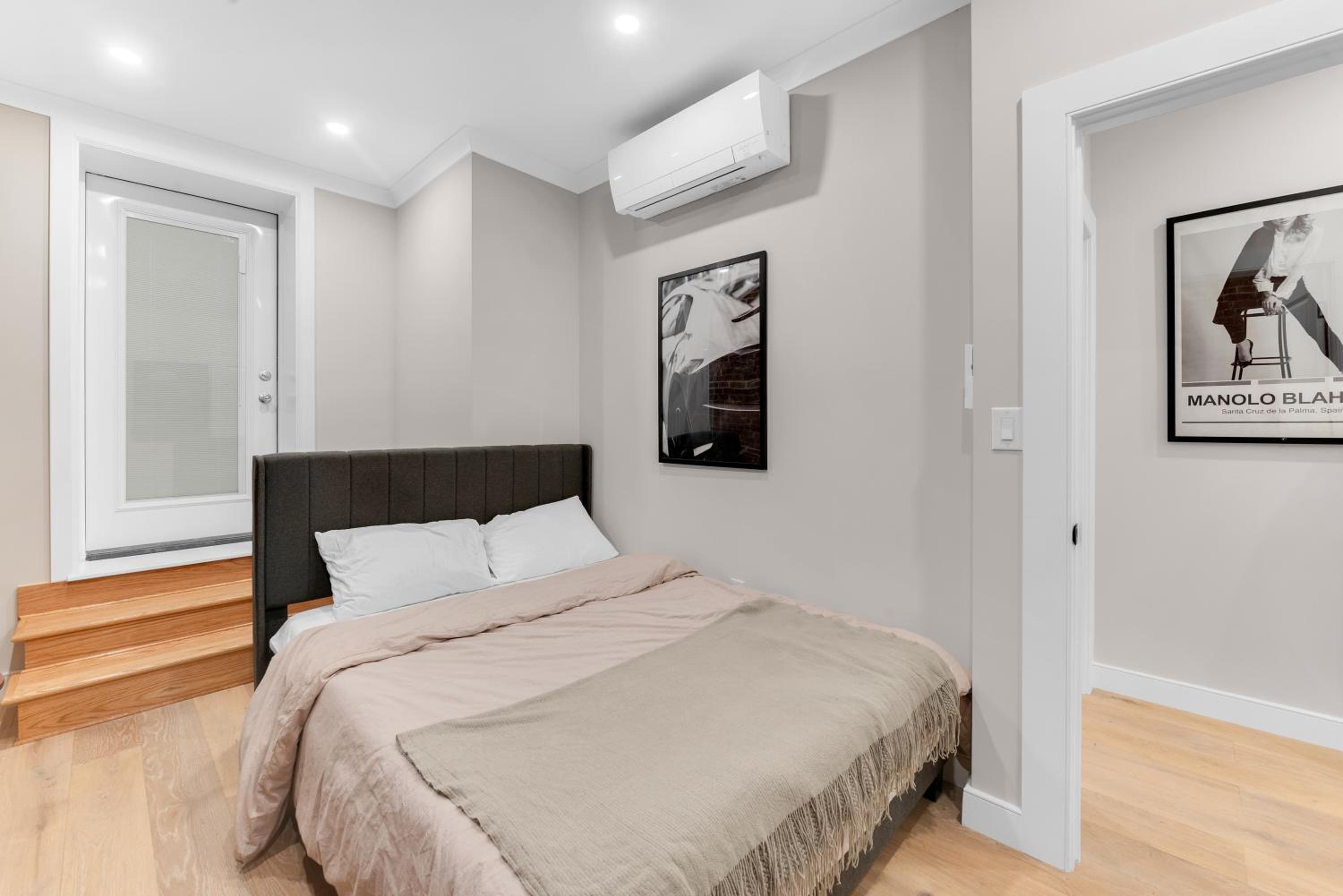 Modern 3Bd Rose Hills Manhattan Terrace Space