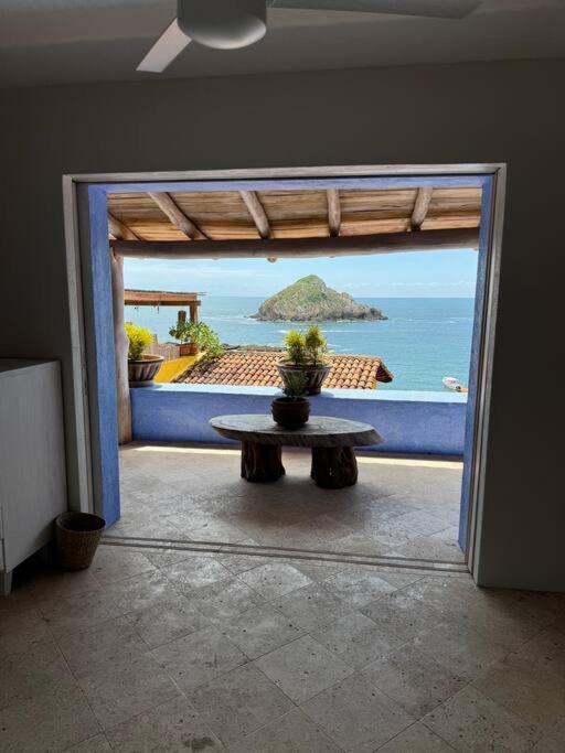 Casita Hermanitas - 3 bedroom panoramic ocean views with private cook