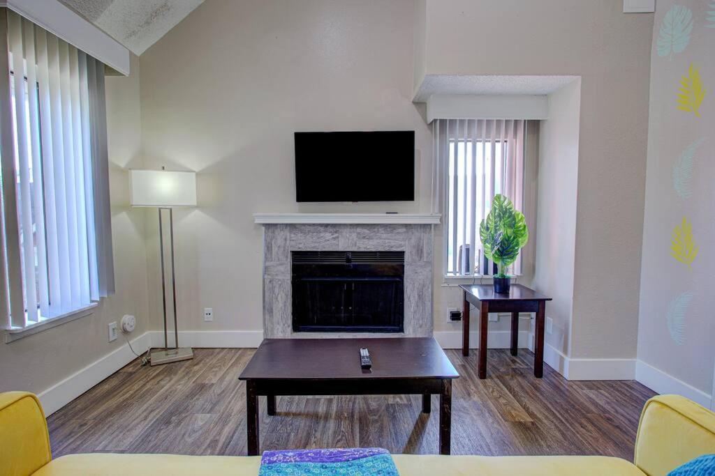 Dream Home Pool, Garden, 15 Mins to Disney!