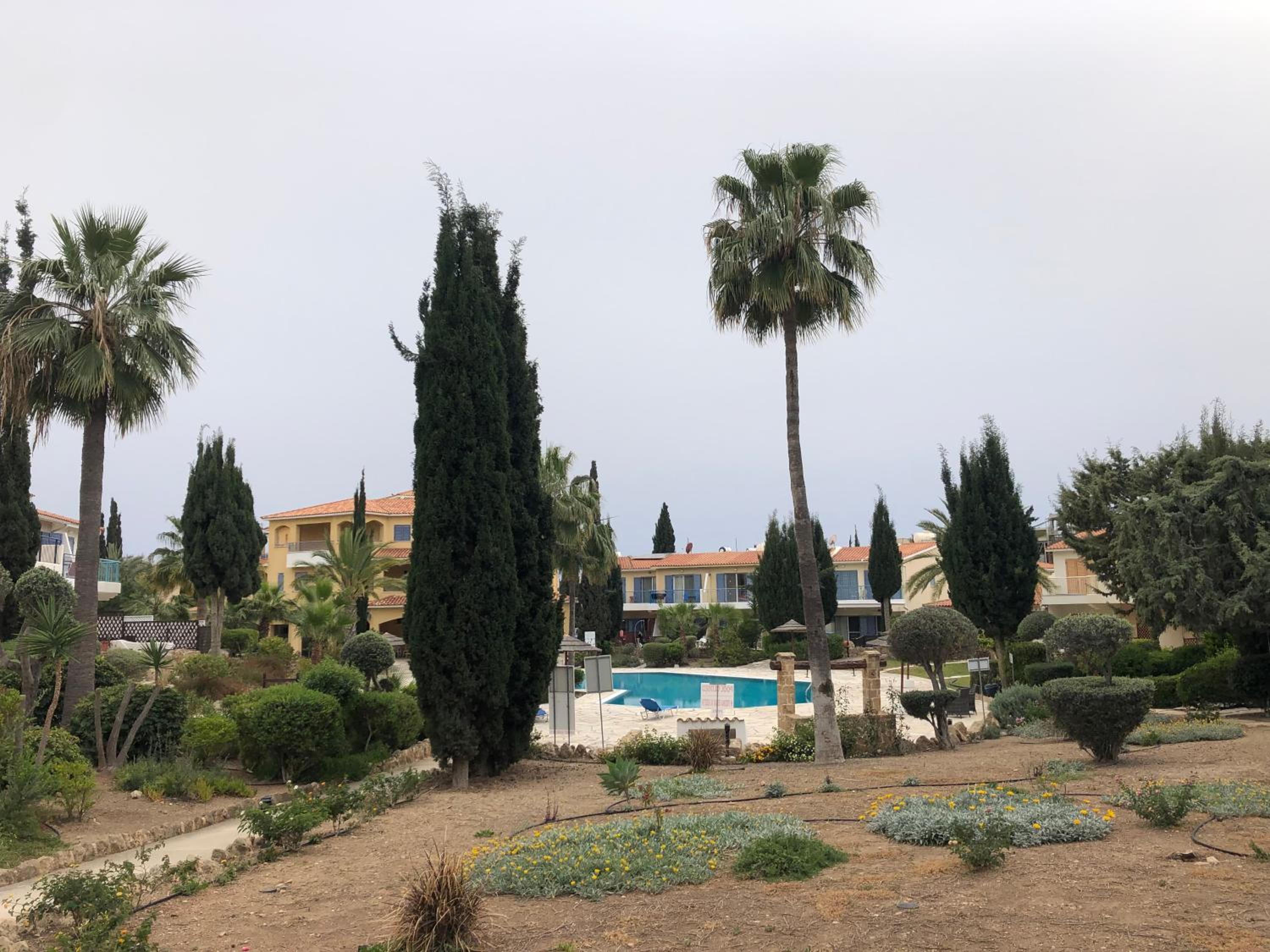 Cozy House near the beach in Regina Gardens
