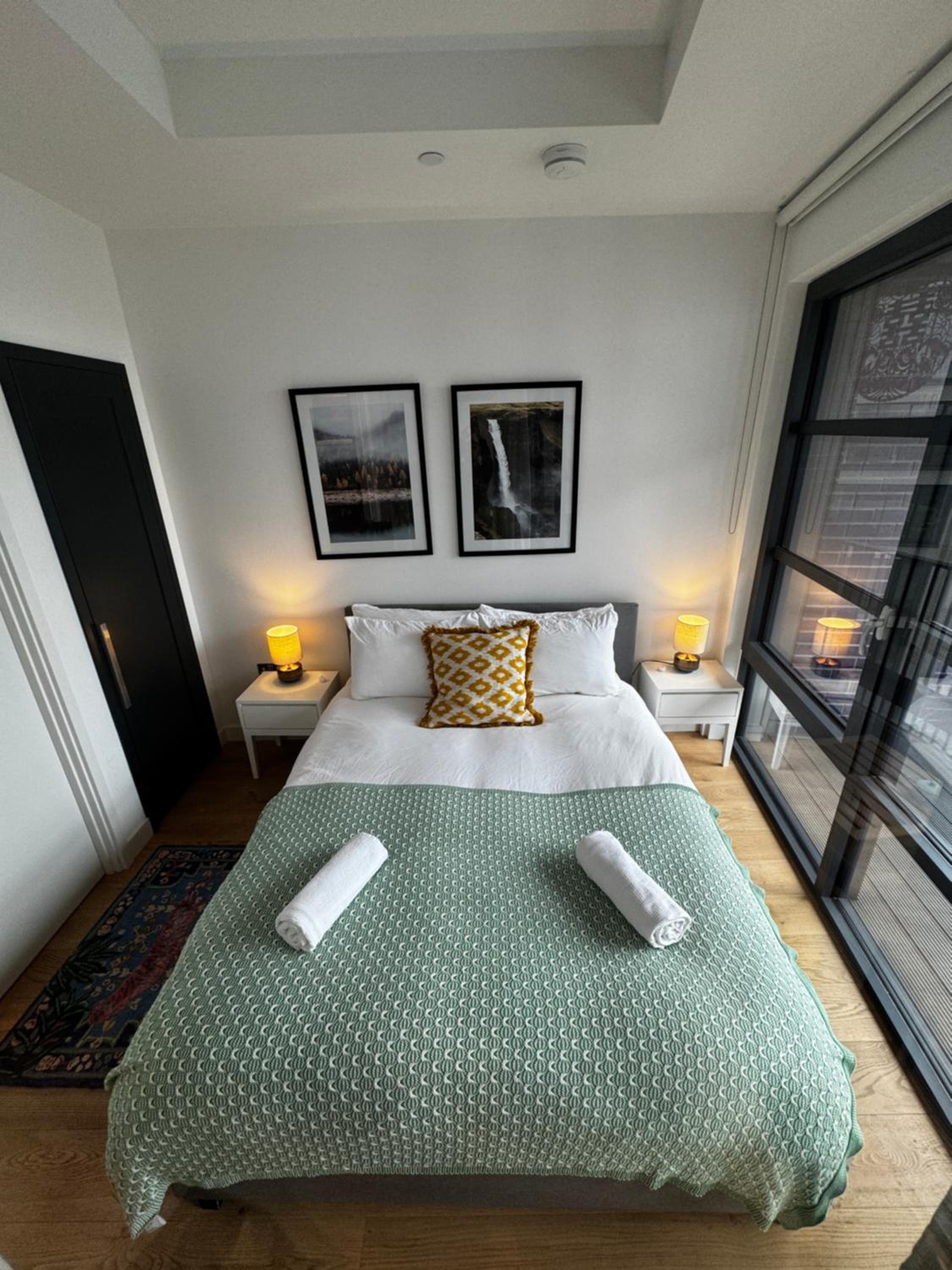Riverside Retreat 1 Bedroom Luxury Apartments with Private Balcony view 4
