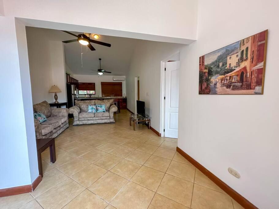 Serena suites G3- Spacious 2 bed 2 bath Mountain View Condo