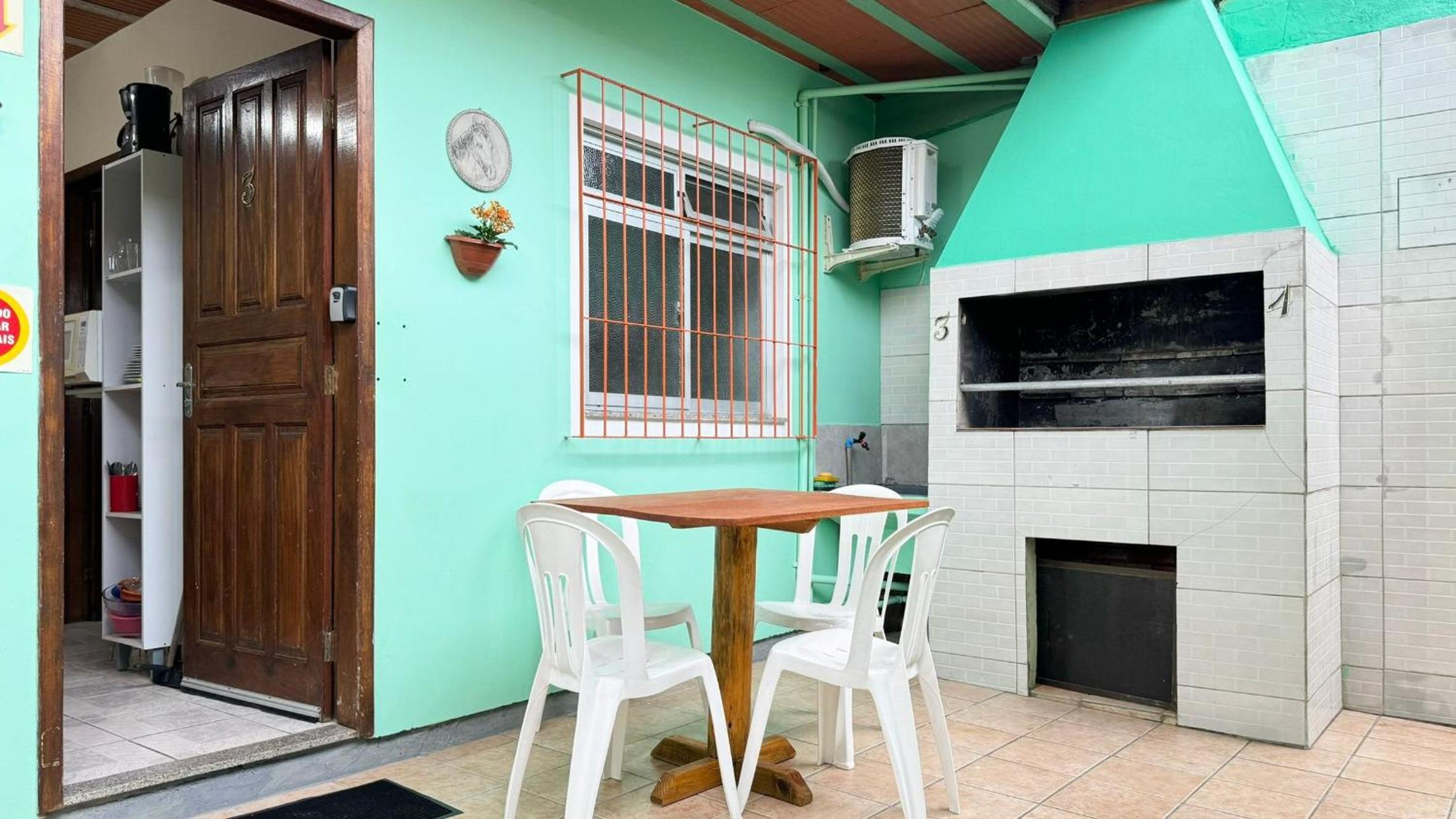 Residencial da Amizade - Praia da Pinheira - PLH001