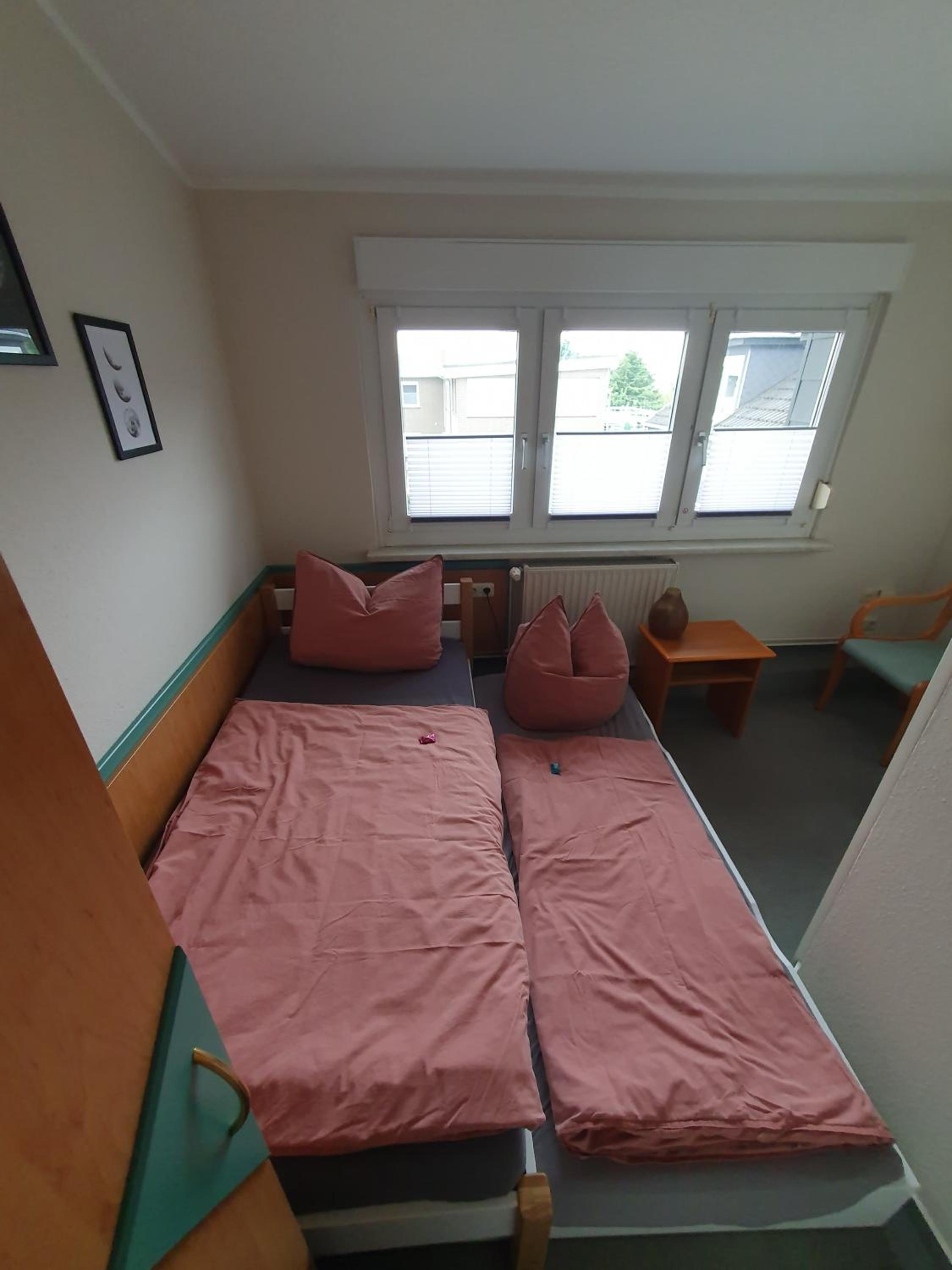 Neumuhler Hof- Ferienwohnung "Thomas" 3 Zimmer,3 Bader mit Dusche, kostenfreie Parkplatze vor dem Haus - Property Image 8
