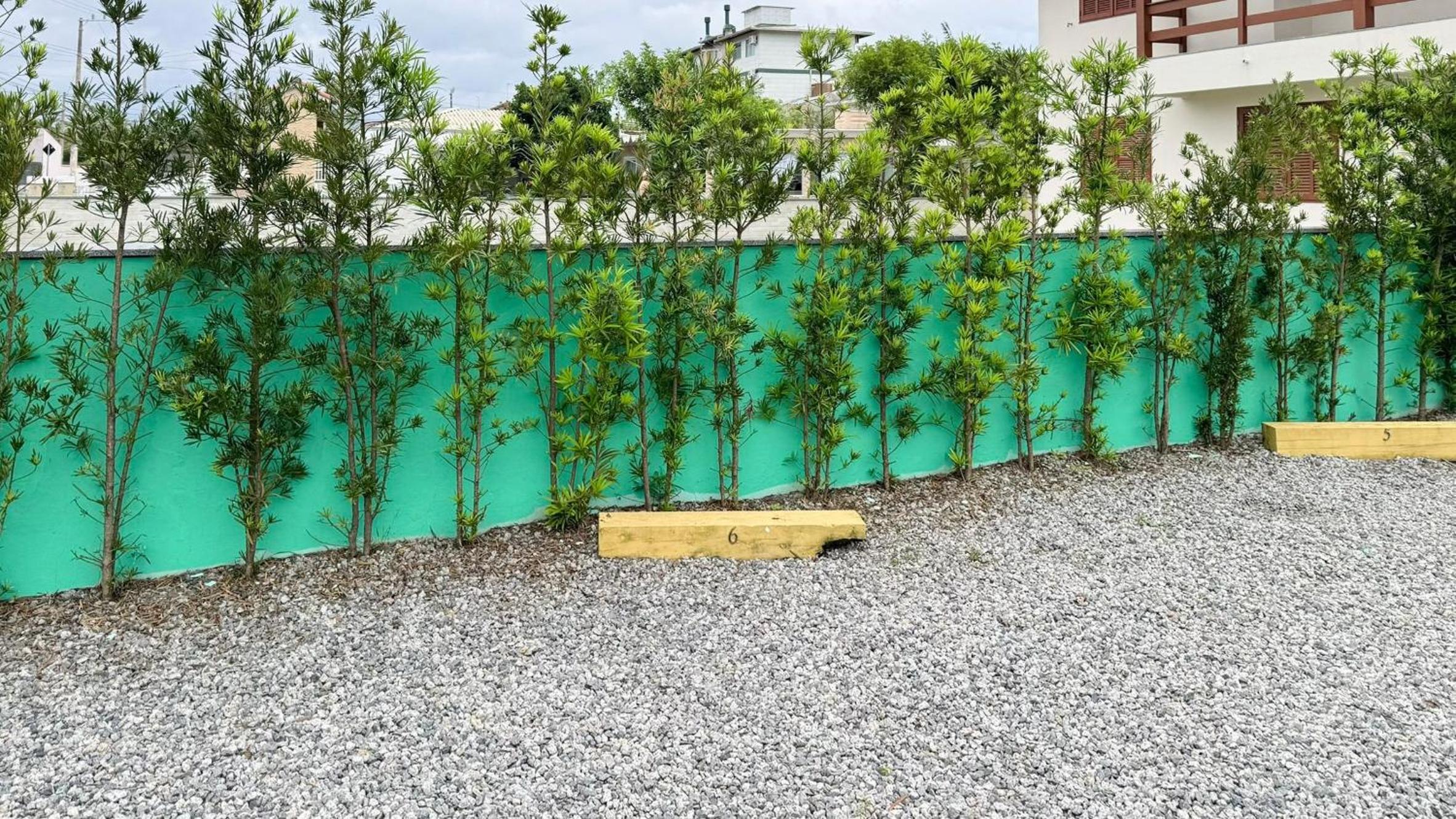 Residencial da Amizade - Praia da Pinheira - PLH001
