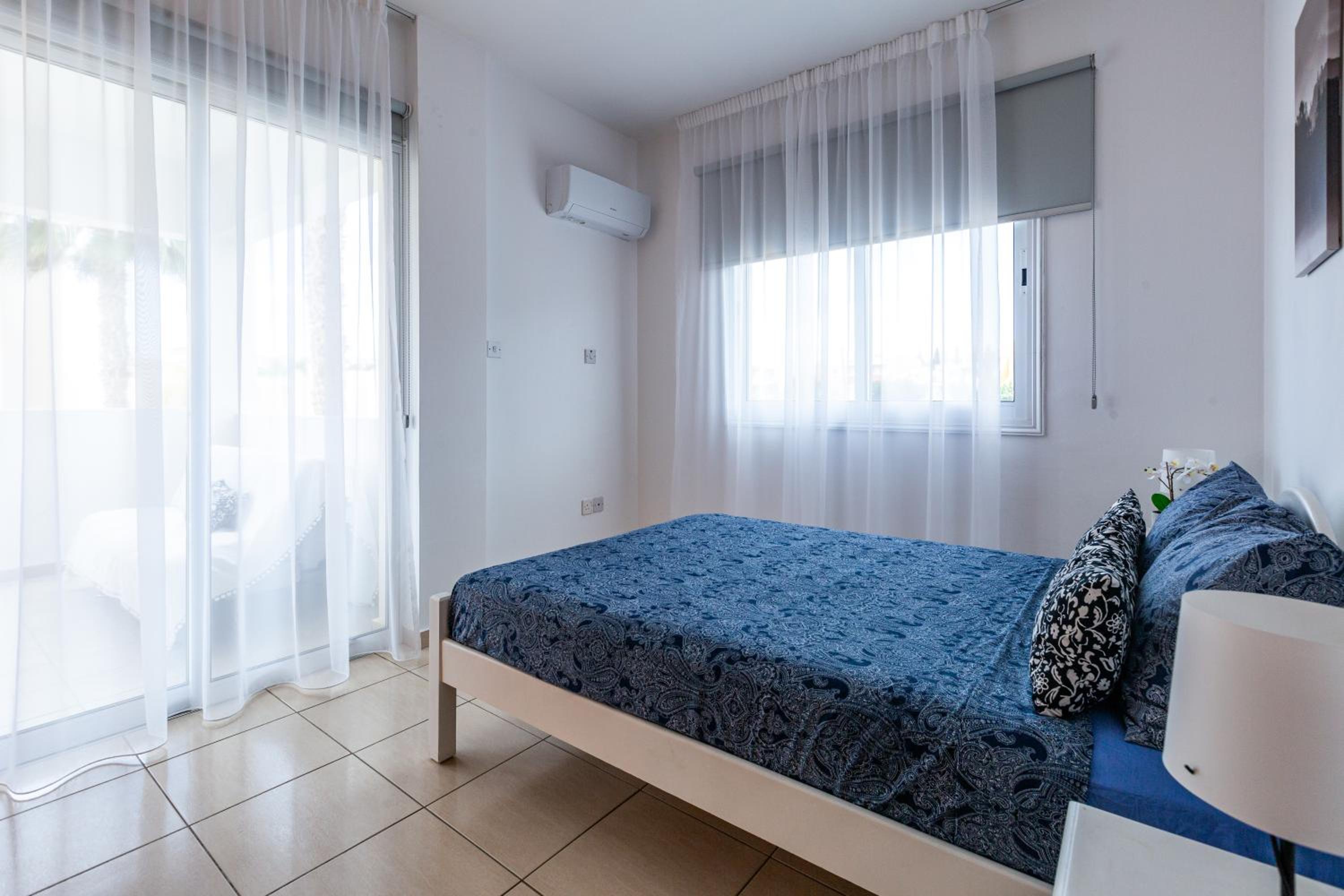 Just renovated beautiful 2 bed apartment in Paphos 5 min drive to the beach