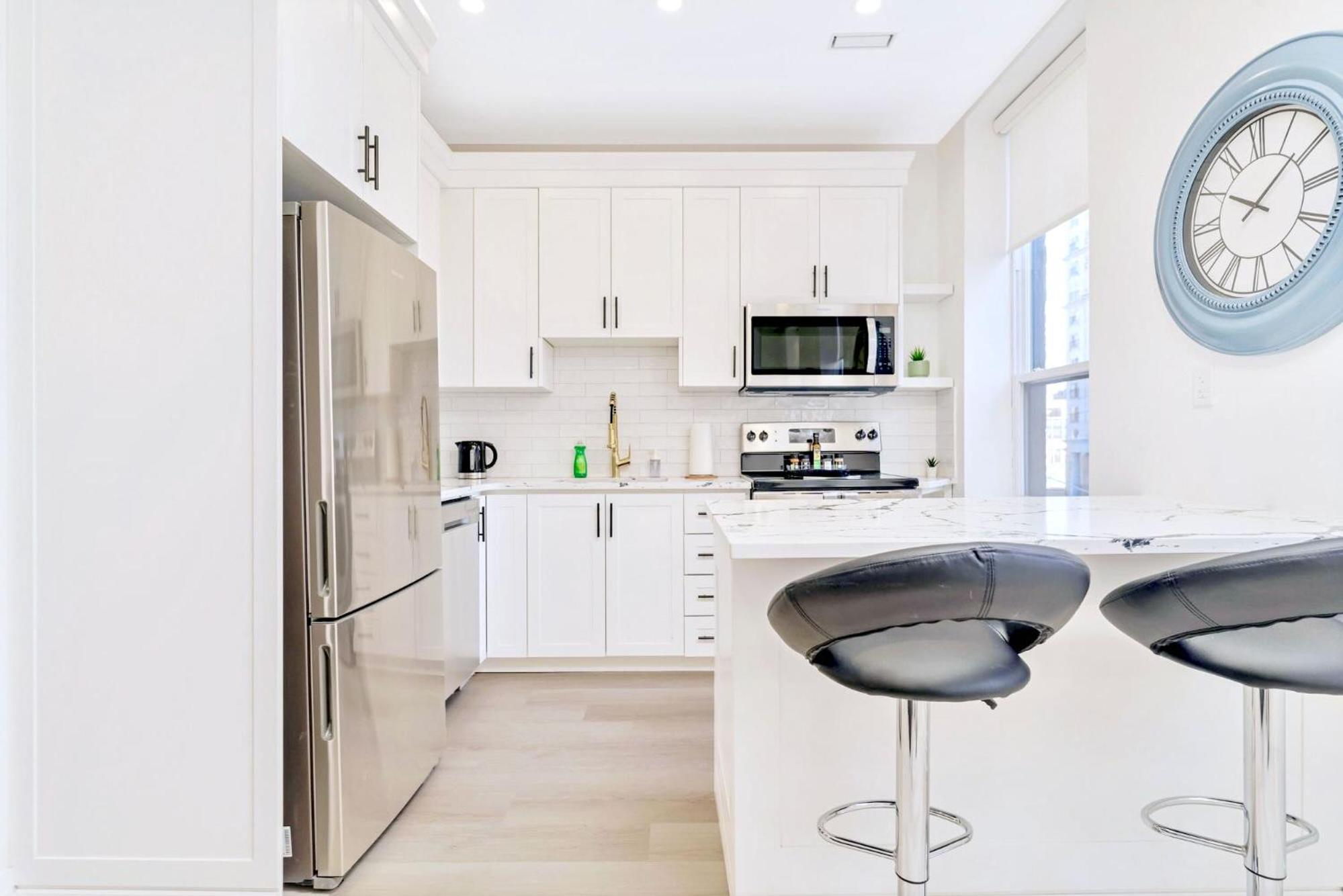 BEST LOCATION - Modern 2BR Apartment on James Street