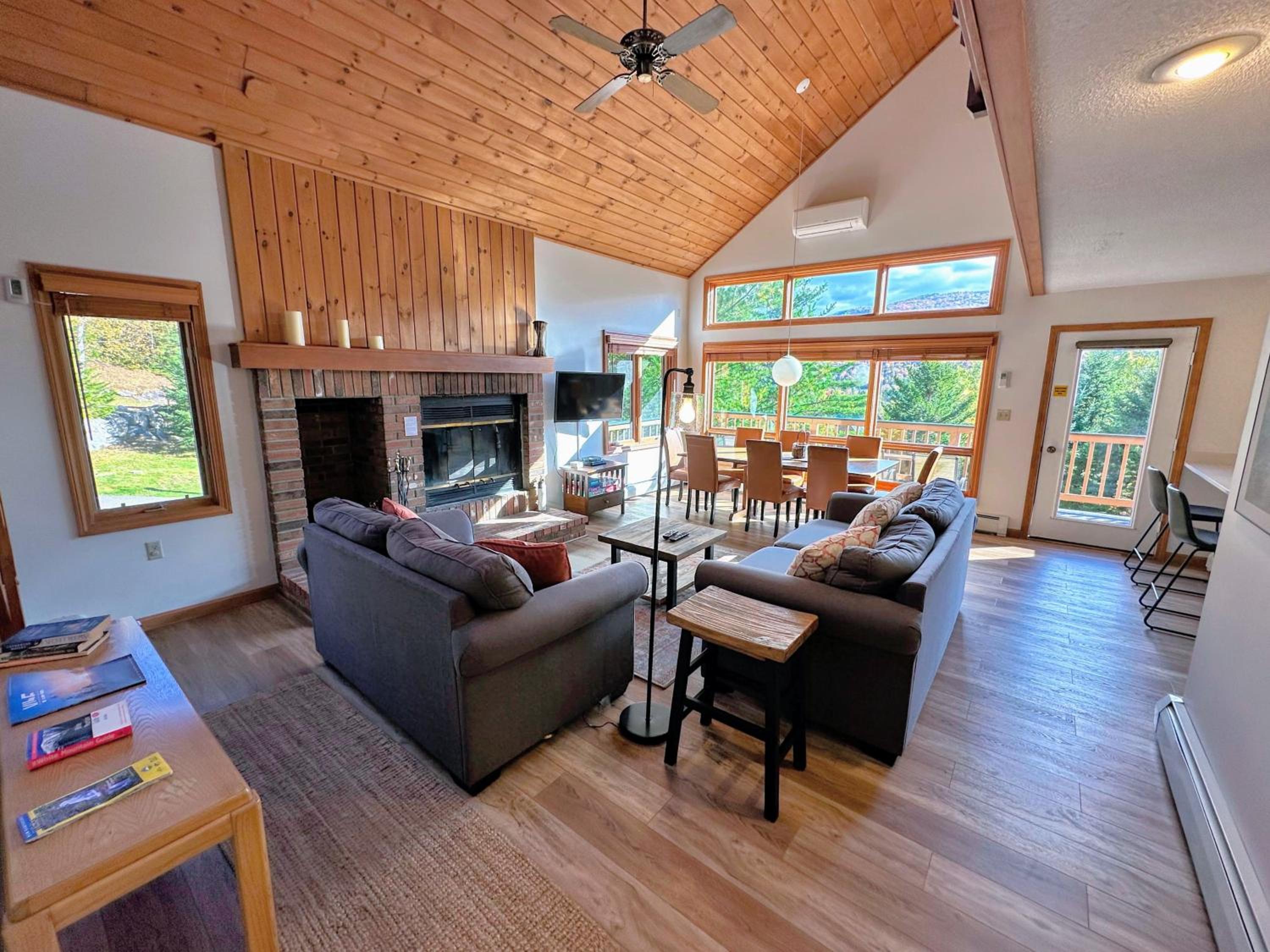 W4 Comfortable and spacious Bretton Woods condo with ski slope views, fireplace and fast wifi! view 5