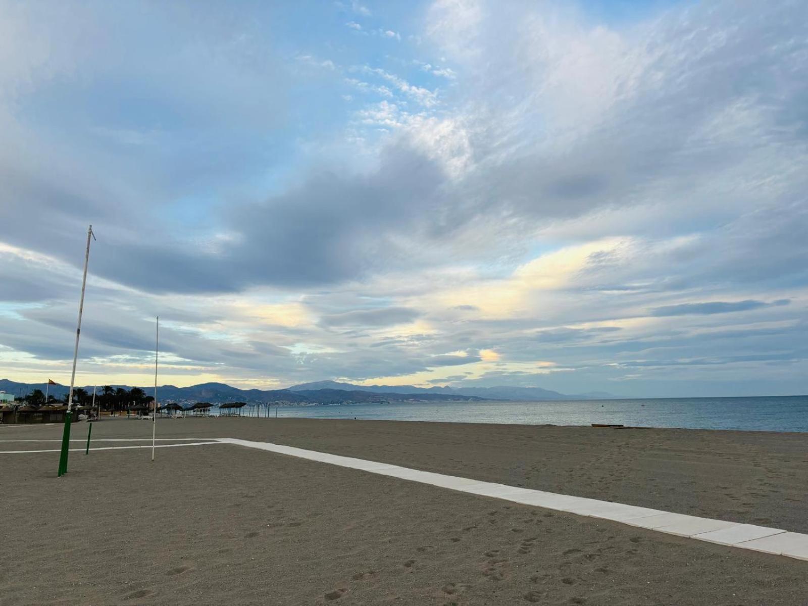 Chalet con piscina privada en primera línea de playa
