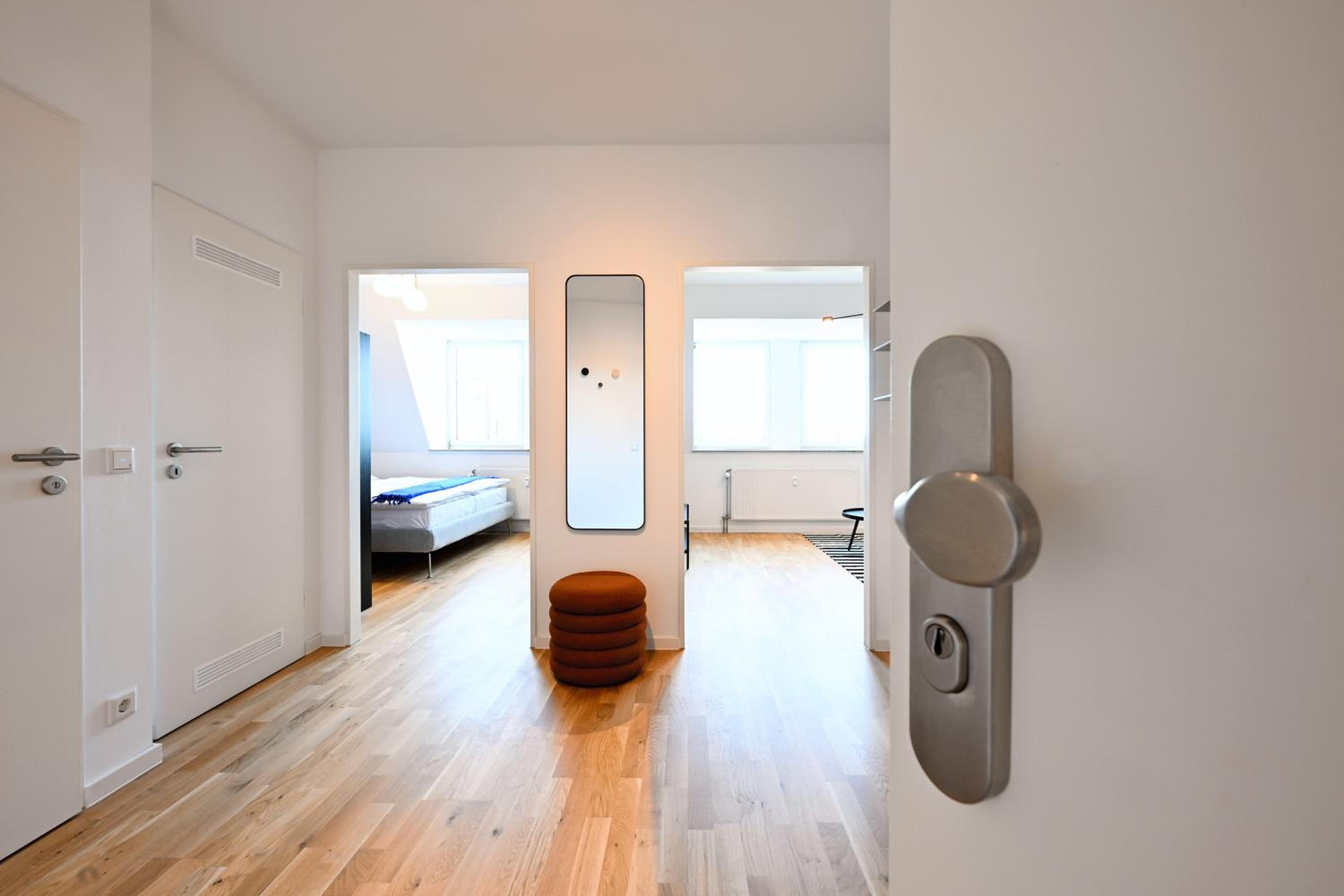 Rosengarten Apartments Fürth, Moderne Serviced Apartments in Citylage, ganze Ferienwohnung 50 m2, nahe Nürnberg, Metro, Sauna, Frühstück & Parkplatz