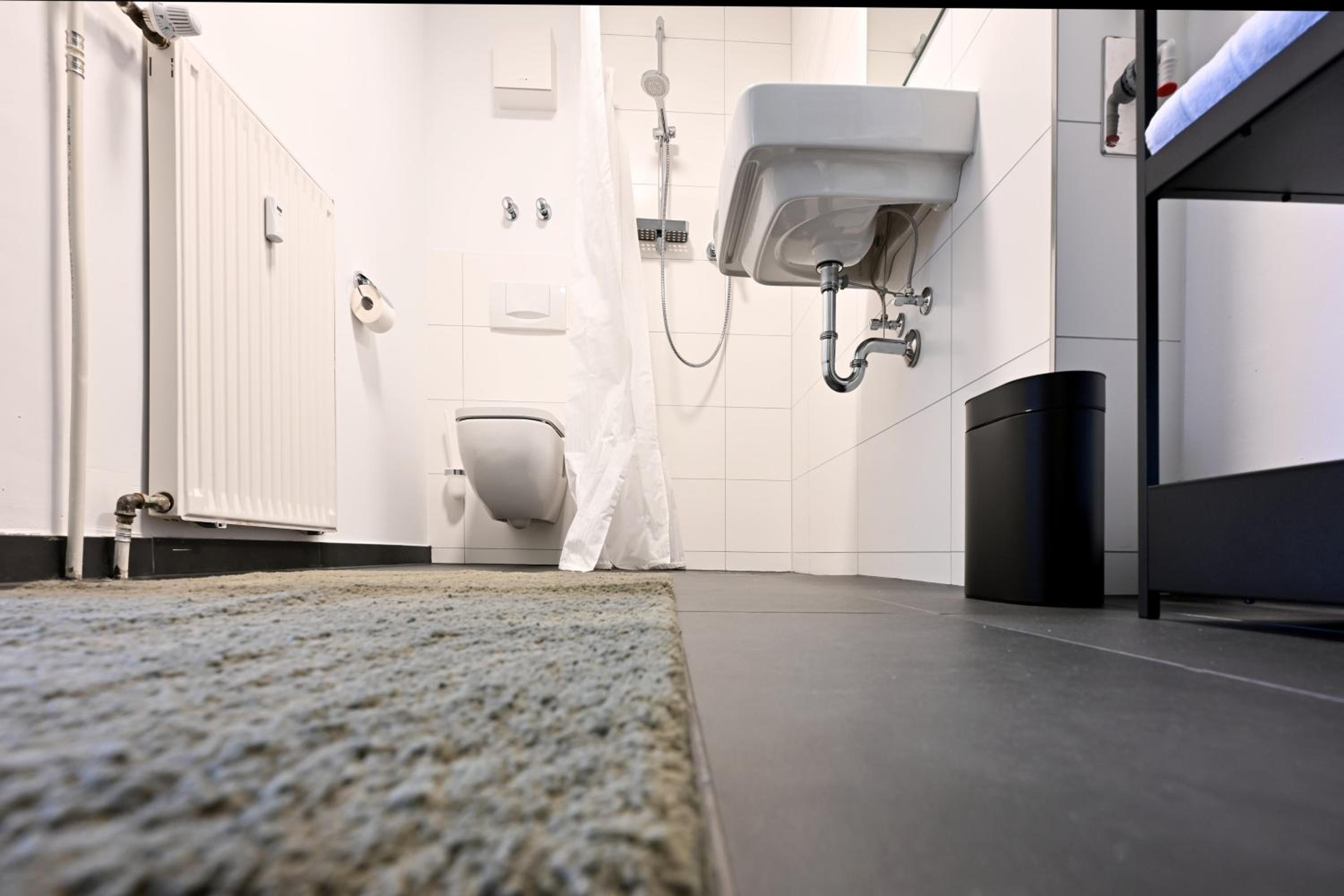 Rosengarten Apartments Fürth, Moderne Serviced Apartments in Citylage, ganze Ferienwohnung 50 m2, nahe Nürnberg, Metro, Sauna, Frühstück & Parkplatz