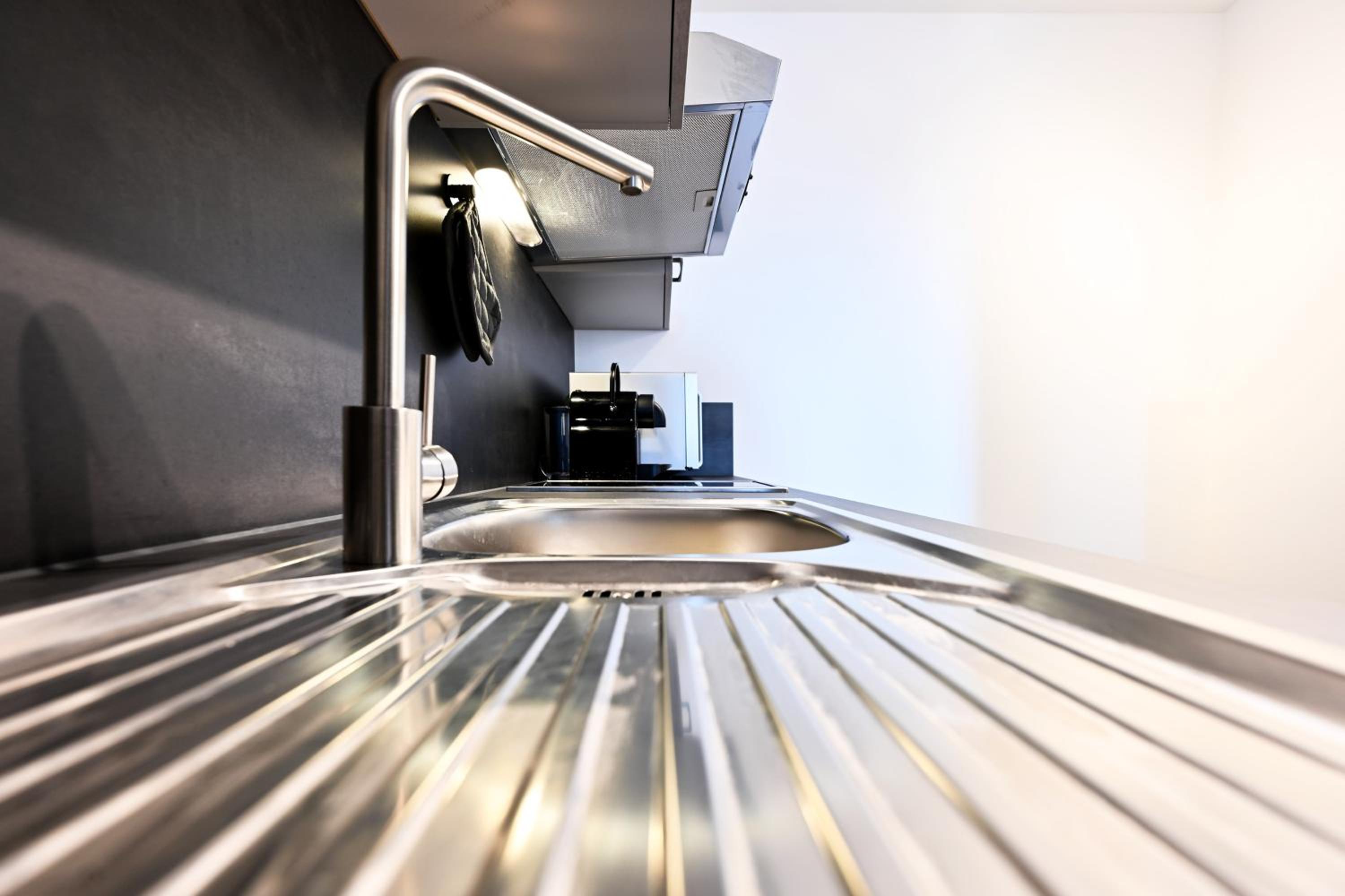 Rosengarten Apartments Fürth, Moderne Serviced Apartments in Citylage, ganze Ferienwohnung 50 m2, nahe Nürnberg, Metro, Sauna, Frühstück & Parkplatz