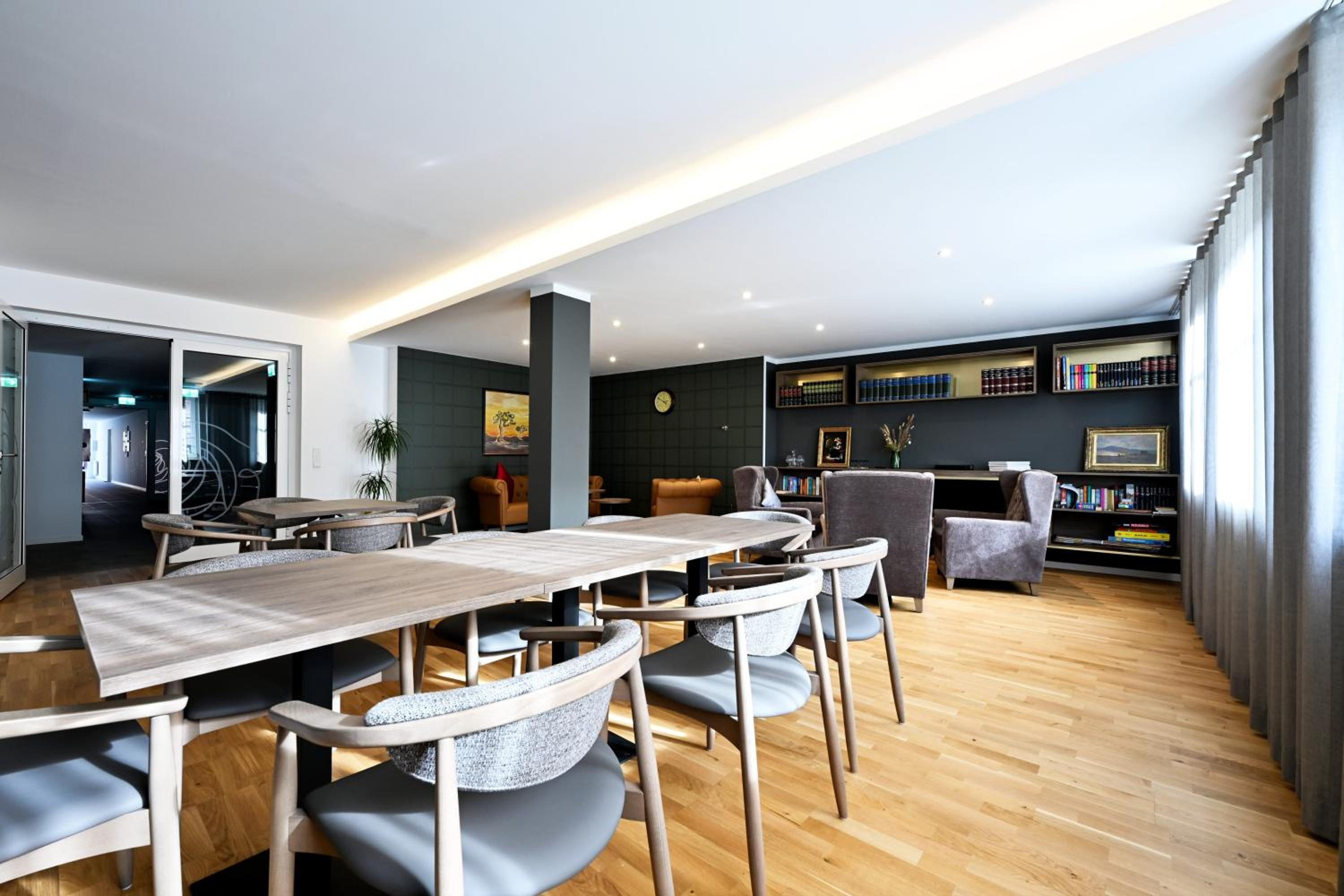Rosengarten Apartments Fürth, Moderne Serviced Apartments in Citylage, ganze Ferienwohnung 50 m2, nahe Nürnberg, Metro, Sauna, Frühstück & Parkplatz