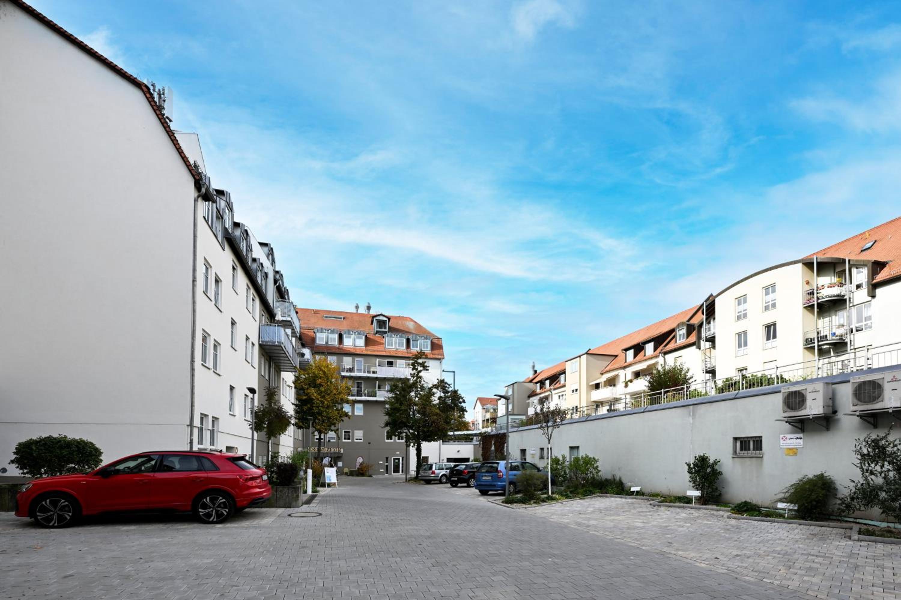 Rosengarten Apartments Fürth, Moderne Serviced Apartments in Citylage, ganze Ferienwohnung 50 m2, nahe Nürnberg, Metro, Sauna, Frühstück & Parkplatz