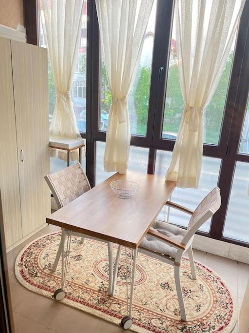 Studio with balcony in Drumul Taberei, Bucharest view 2