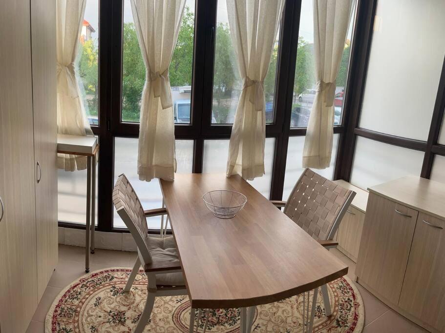 Studio with balcony in Drumul Taberei, Bucharest view 3