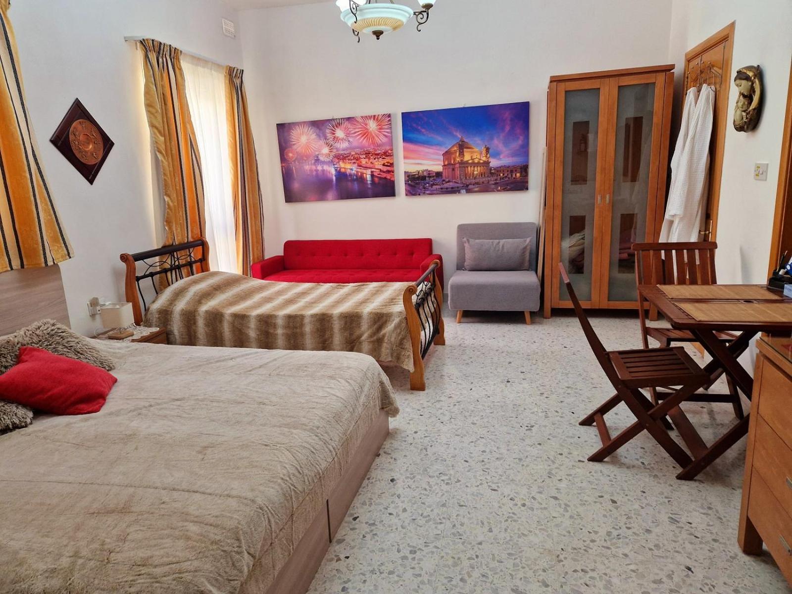 Saracini's Homestay - Property Image 24