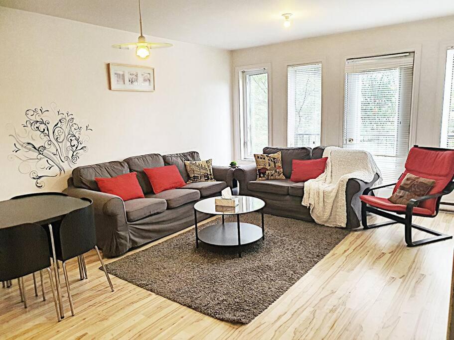 3 Bedrooms Large Apartment - NDG