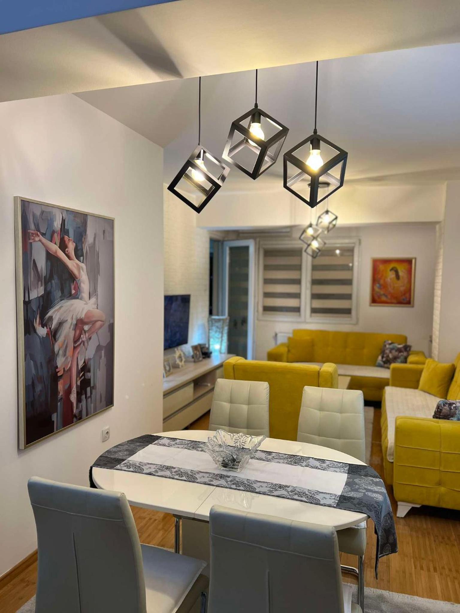 Diamond Onyx Apartment