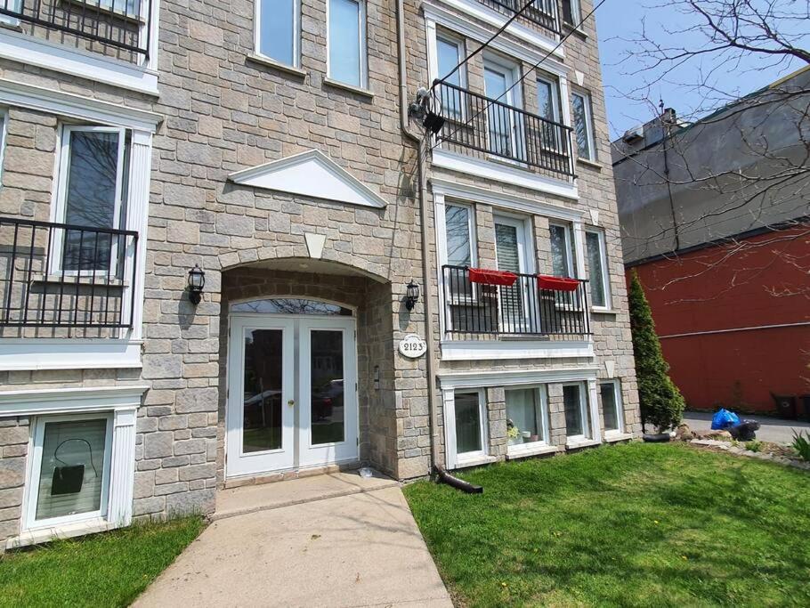 3 Bedrooms Large Apartment - NDG