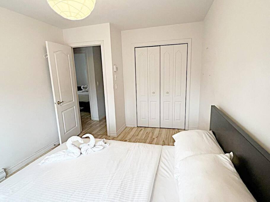 3 Bedrooms Large Apartment - NDG