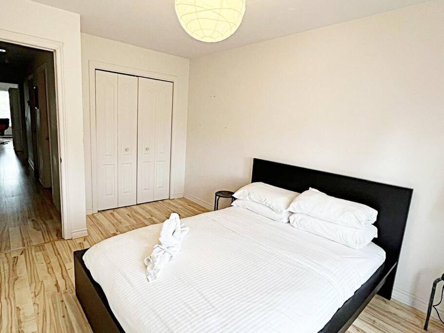 3 Bedrooms Large Apartment - NDG