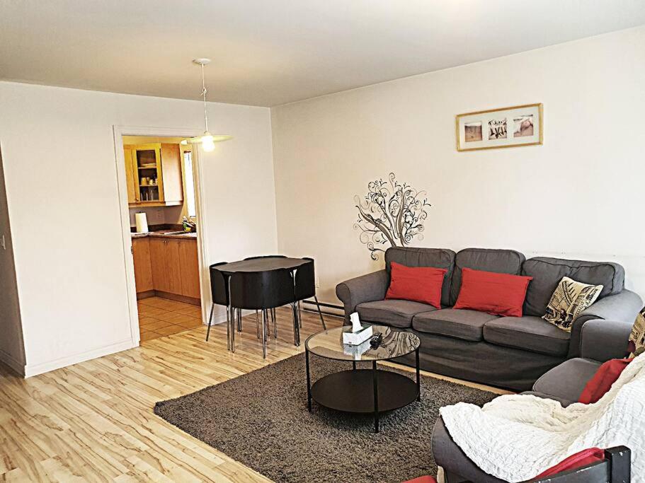 3 Bedrooms Large Apartment - NDG
