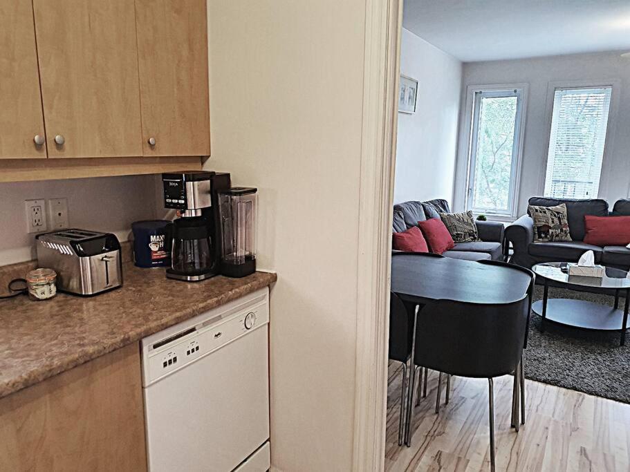 3 Bedrooms Large Apartment - NDG
