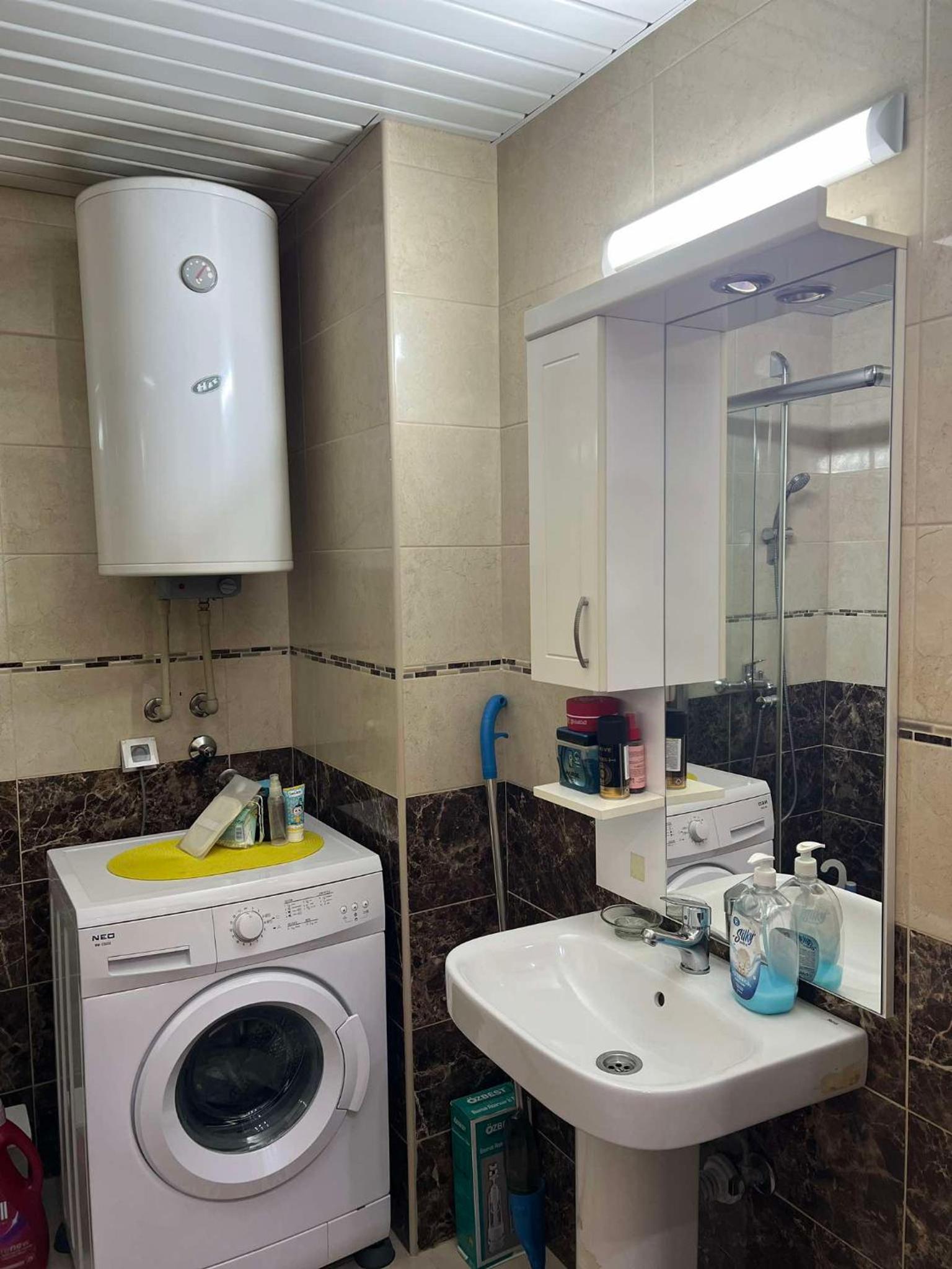 Diamond Onyx Apartment