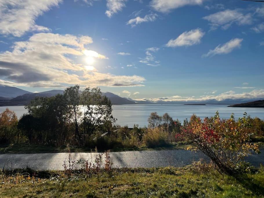 Modern apartment Kvaløya view 2