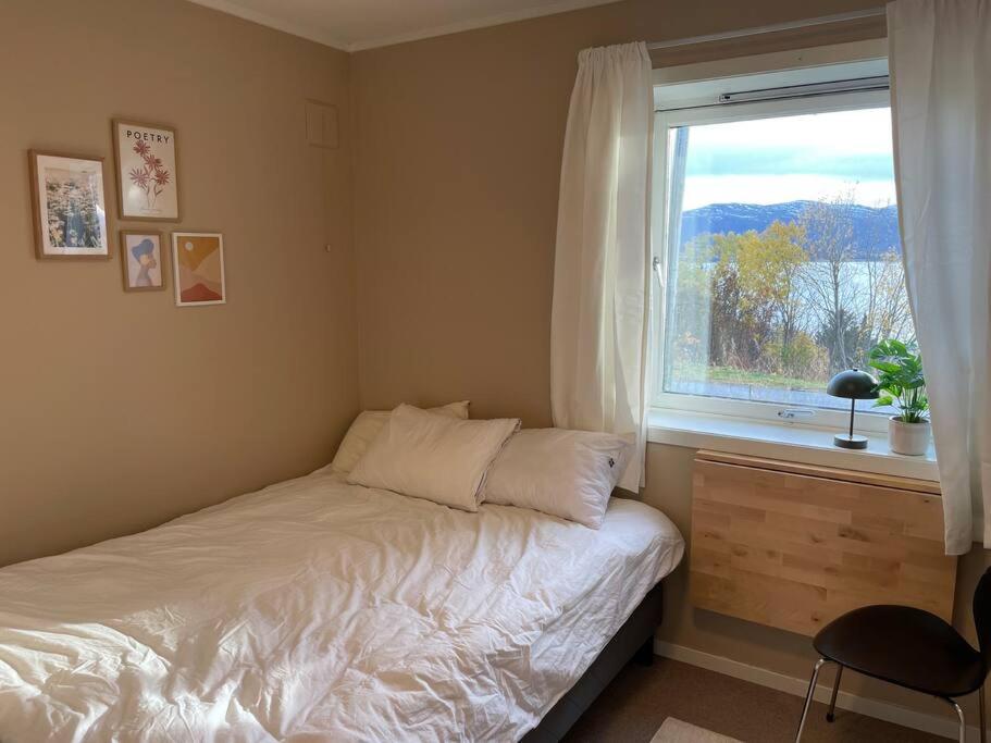 Modern apartment Kvaløya view 3