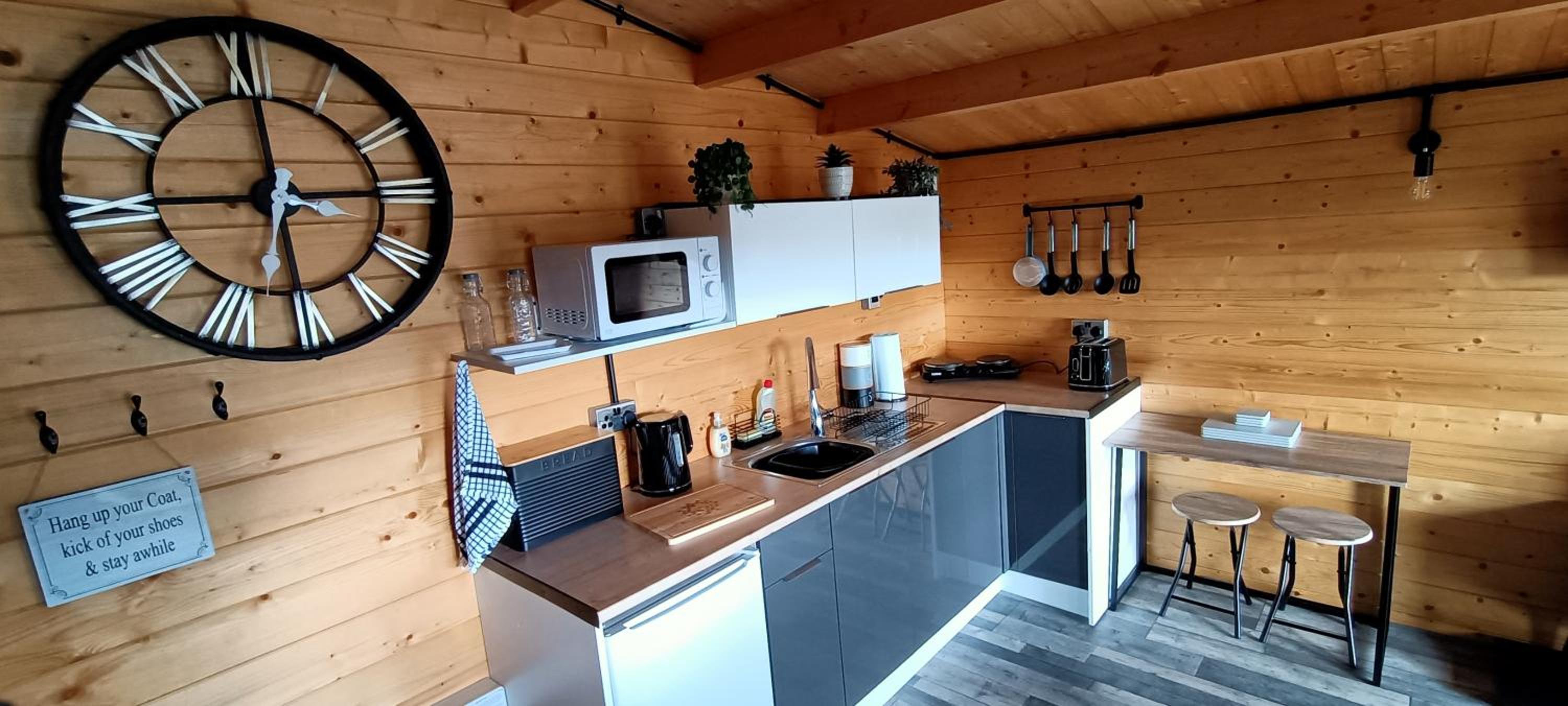 Fairvine Cabin Fort Augustus Mtn View Pet Friendly view 5