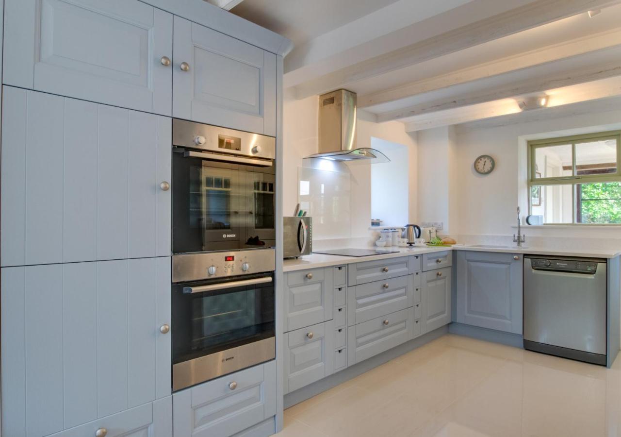 3 Bed in Gunwalloe oc-p00858