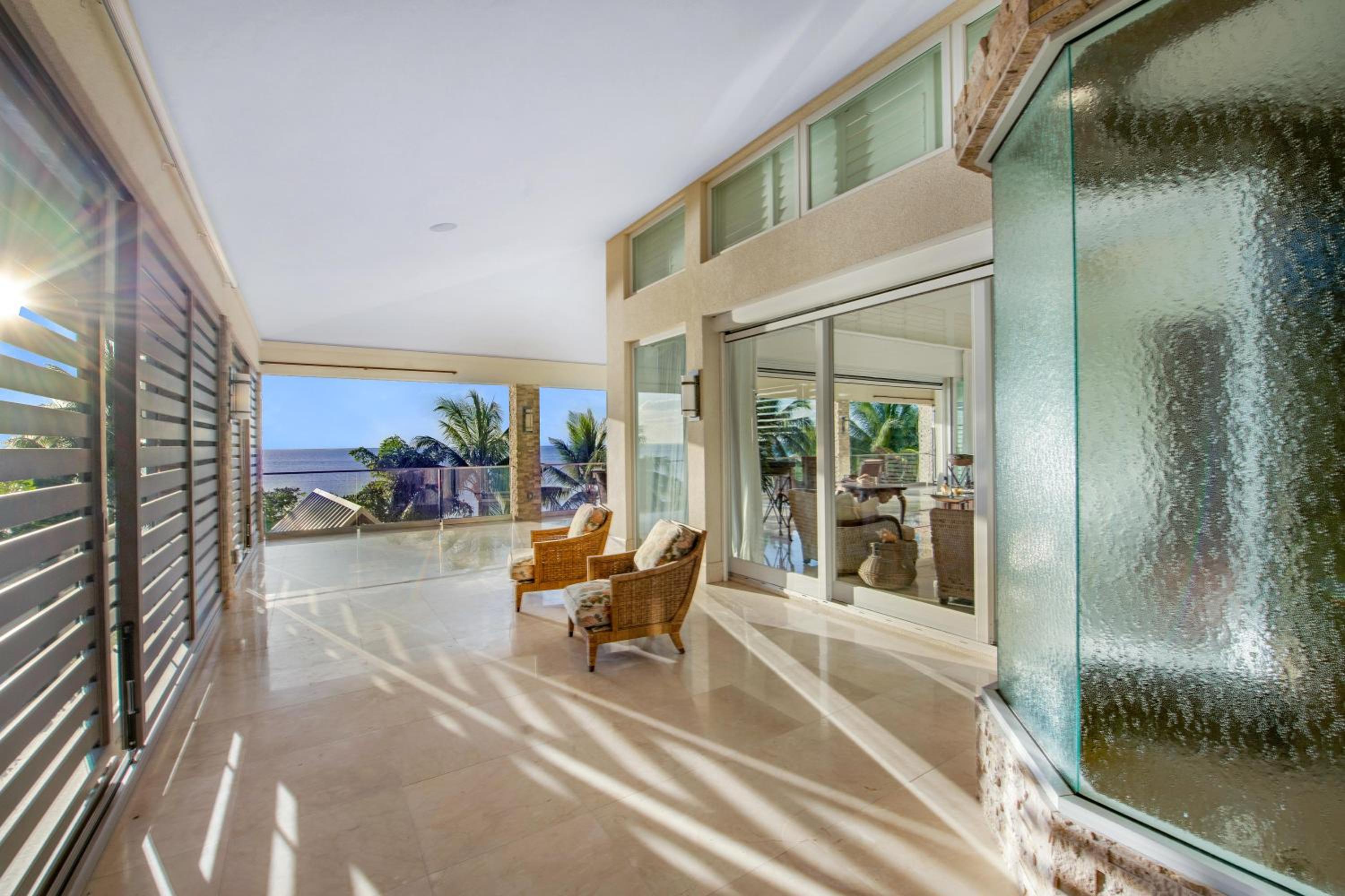 Paradis Sur Mer 6BR Rum Point view 5