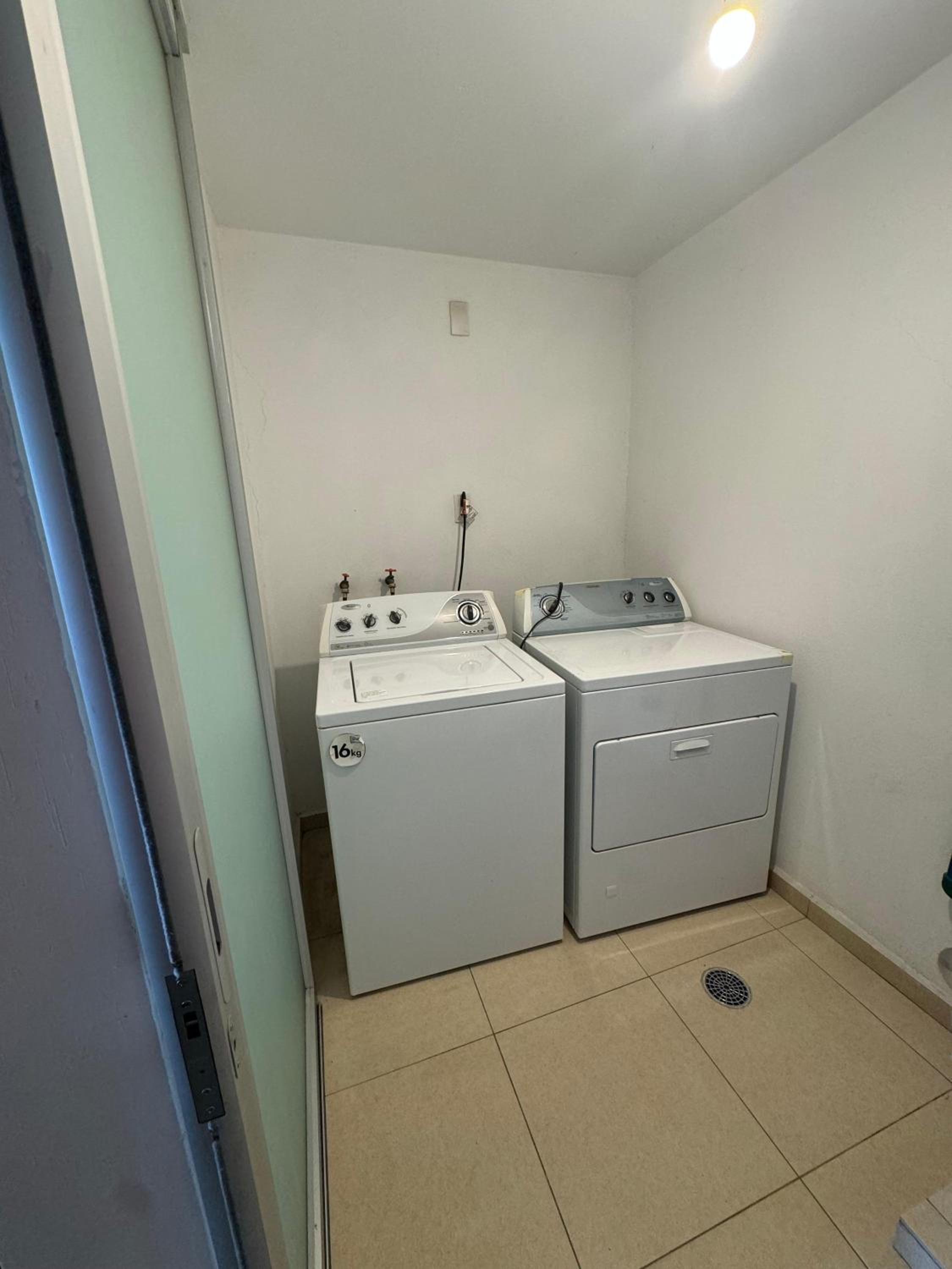 Amplio departamento con balcon